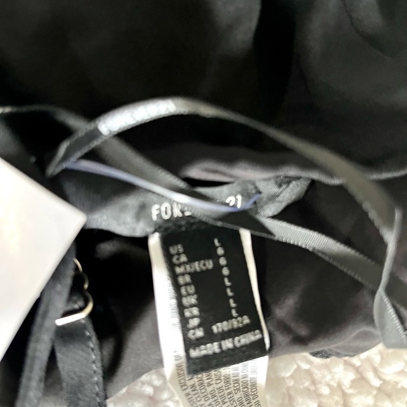 Top - Picture 2 of 3